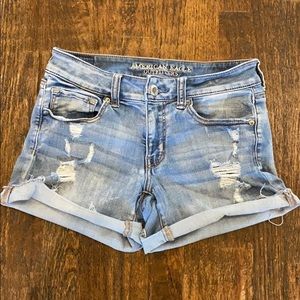 American Eagle denim shorts size 6 Good condition